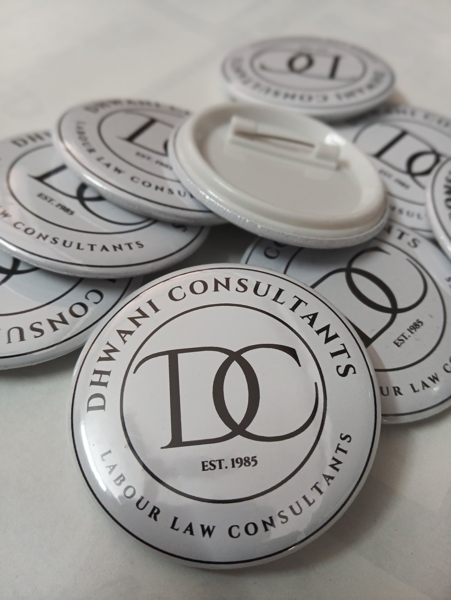 Custom Button Badges – Personalized Logo Badges for Corporate Events & Promotions